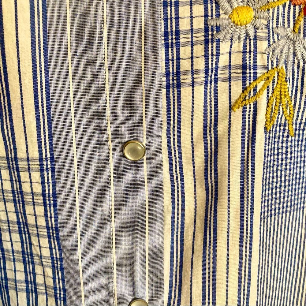 Johnny Was Zanzibar Button Down Shirt Floral Bird Embroidery Plaid Snaps Size XS - Picture 10 of 15